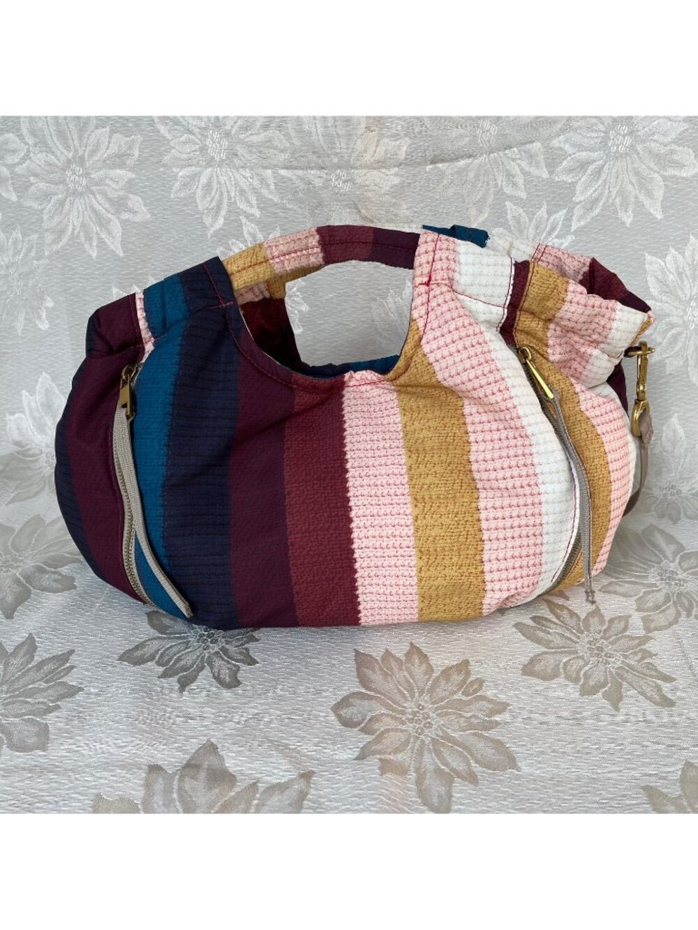 Vince Camuto Harlo Tote Pouchy Purse Handbag Crossbody Bag Striped